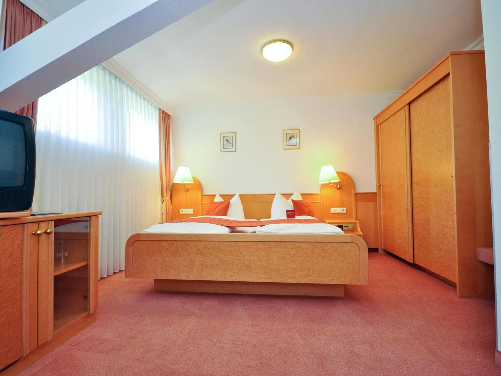 באד ווייסי Hotel Quellenhof מראה חיצוני תמונה